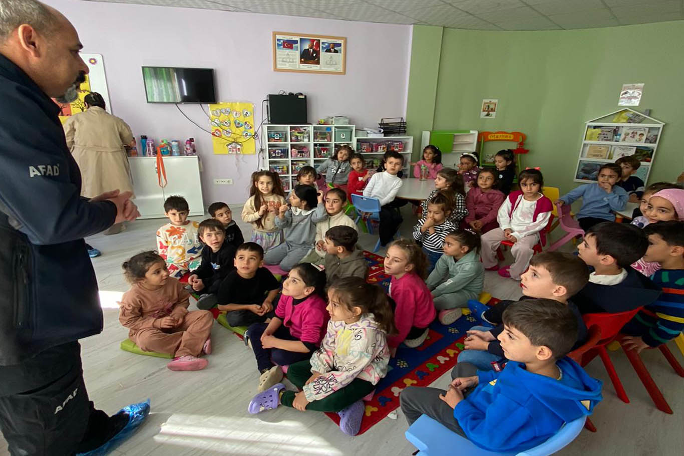 Bingöl’de okullarda afet farkındalık eğitimi verildi Bingöl’de okullarda afet farkındalık eğitimi verildi