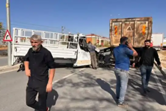 Malatya'da 2 araç çarpıştı: 1 ölü 