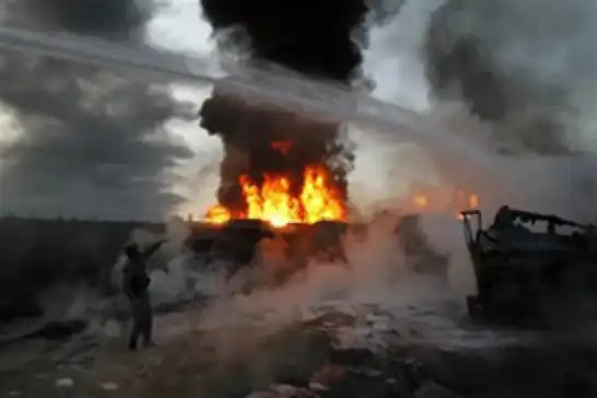 Afganistan’da akaryakıt yüklü tanker patladı: 5 ölü, 35 yaralı