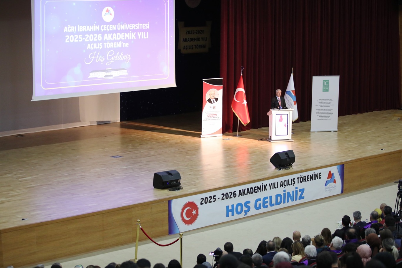 Ağrı İbrahim Çeçen Üniversitesinin akademik yılı açılışı, gerçekleştirilen programla yapıldı Ağrı İbrahim Çeçen Üniversitesinin akademik yılı açılışı, gerçekleştirilen programla yapıldı