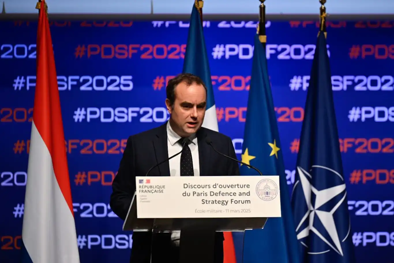 Fransa hükümeti Ulusal Meclis'ten güvenoyu aldı Fransa hükümeti Ulusal Meclis'ten güvenoyu aldı