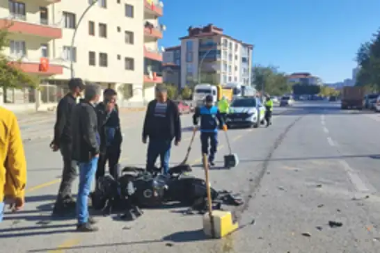 Malatya'da hafriyat kamyonu ile motosiklet çarpıştı