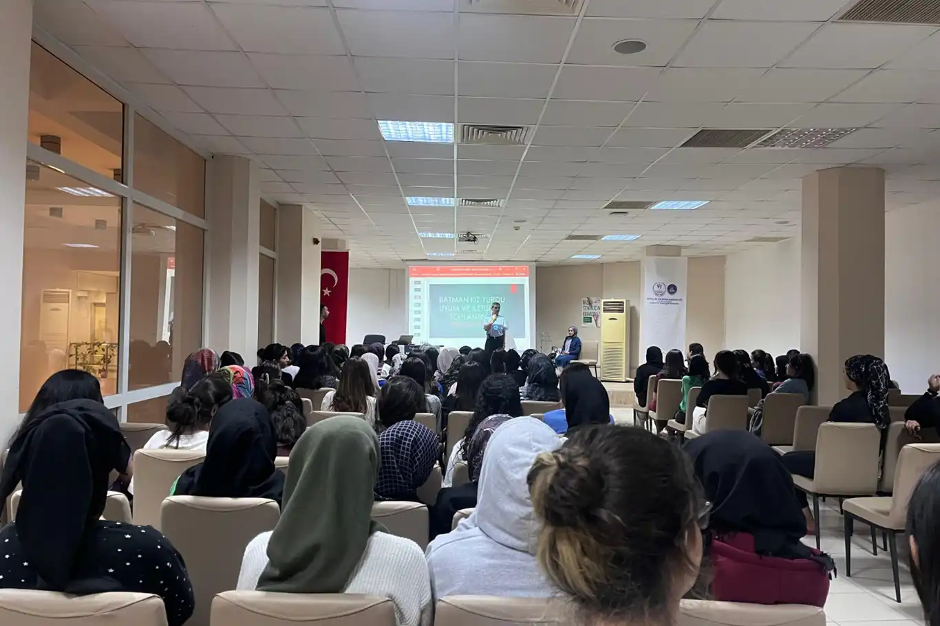 Batman'da öğrenci yurdunda uyum programı düzenlendi Batman'da öğrenci yurdunda uyum programı düzenlendi
