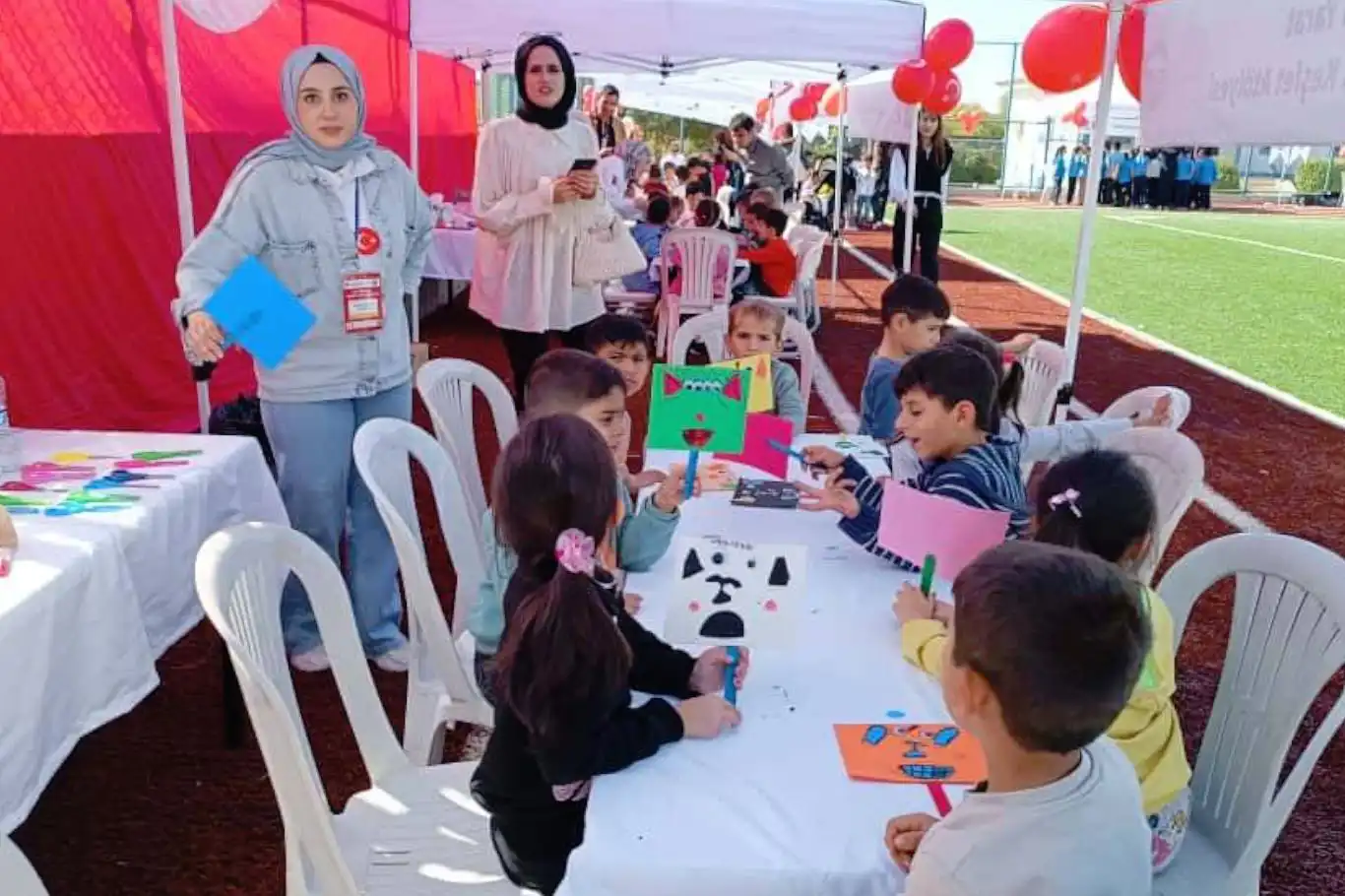 Siverek'te TÜBİTAK bilim şenliği düzenlendi Siverek'te TÜBİTAK bilim şenliği düzenlendi