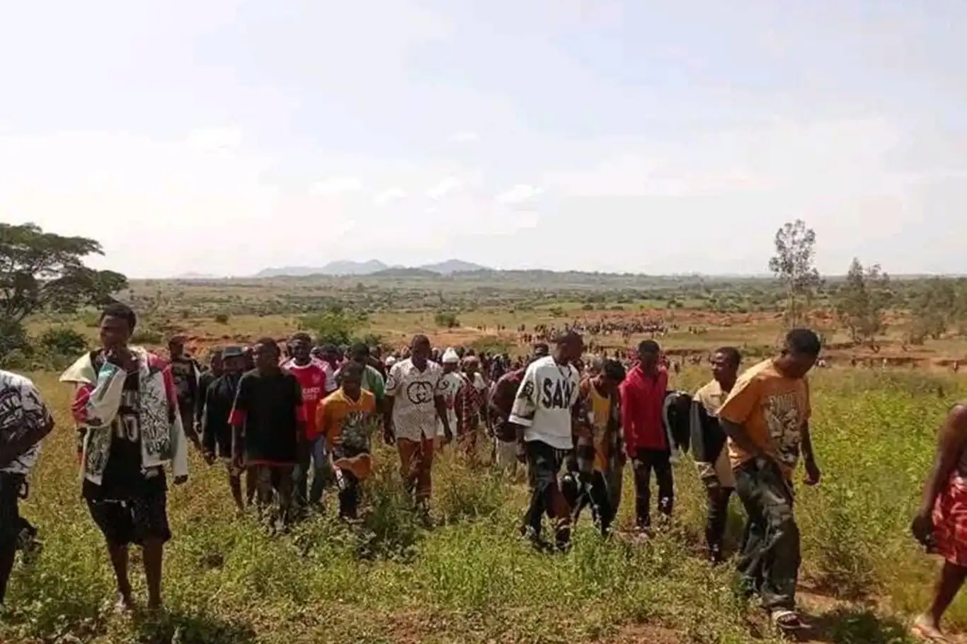 Nijerya'daki saldırılarda 13 kişi silahlı kişilerce öldürüldü Nijerya'daki saldırılarda 13 kişi silahlı kişilerce öldürüldü