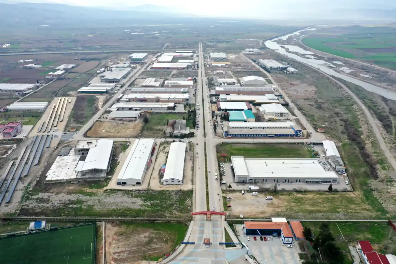OSB’de yatırımlarını tamamlayamayan sanayicilere ek süre OSB’de yatırımlarını tamamlayamayan sanayicilere ek süre