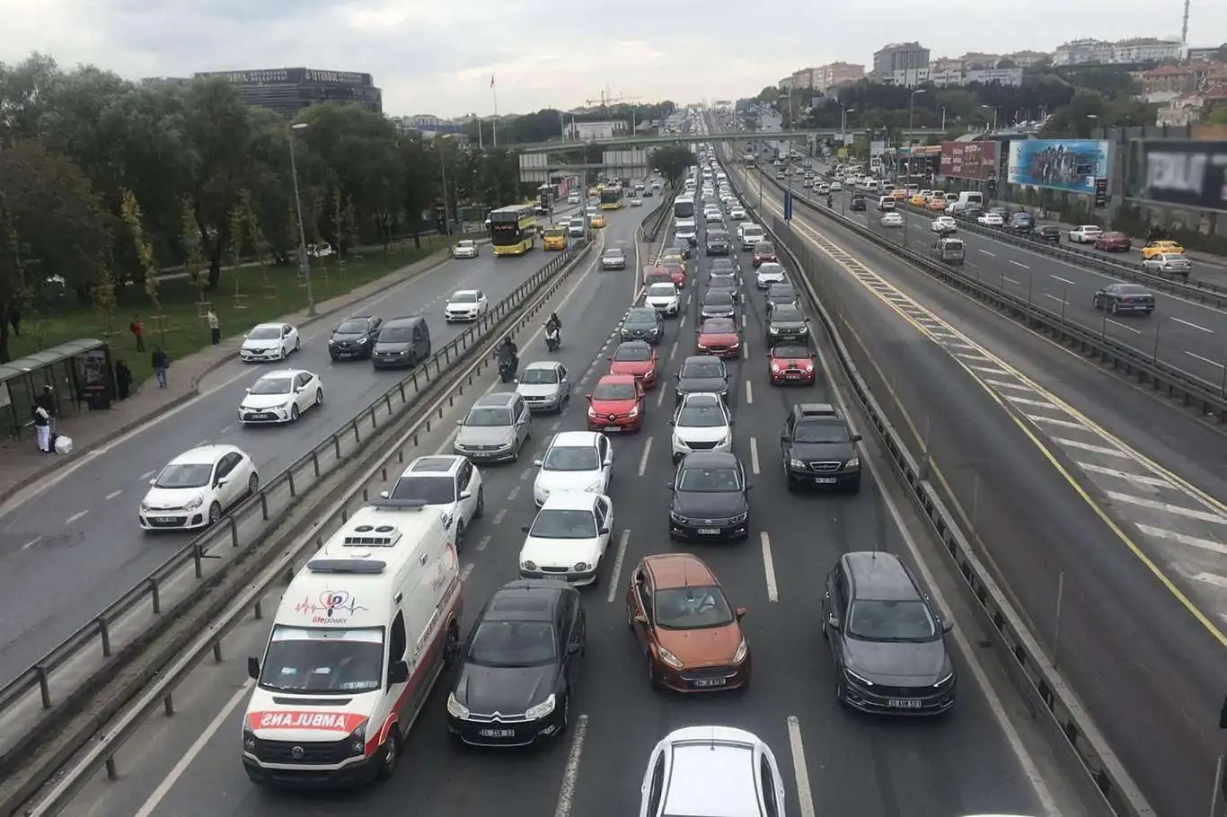 Türkiye registers 196,338 vehicles in September; total fleet tops 33 million