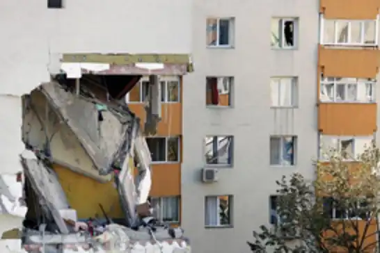 Romanya'da bir binada patlama: 3 ölü, 13 yaralı