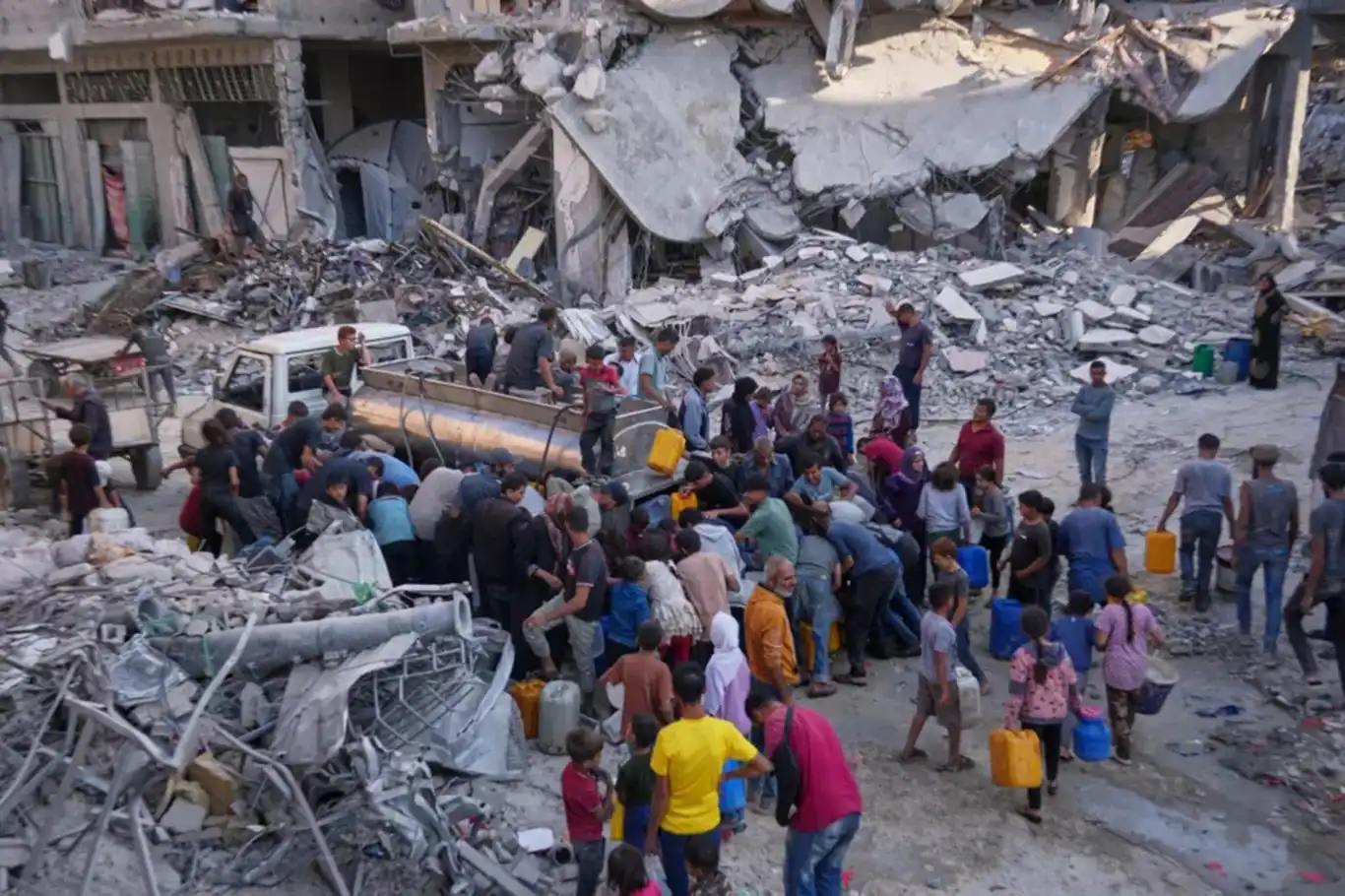 Over 1 million women and girls in Gaza face hunger as fragile ceasefire fails to end suffering Over 1 million women and girls in Gaza face hunger as fragile ceasefire fails to end suffering