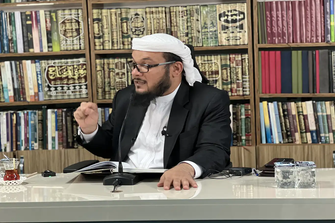 Yemenli alim Şeyh Lebib Necîb’in fıkıh dersleri Diyarbakır’da başladı Yemenli alim Şeyh Lebib Necîb’in fıkıh dersleri Diyarbakır’da başladı