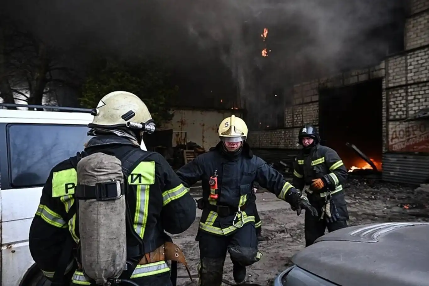 Rusya'da fabrikada patlama: 3 ölü, 5 yaralı Rusya'da fabrikada patlama: 3 ölü, 5 yaralı