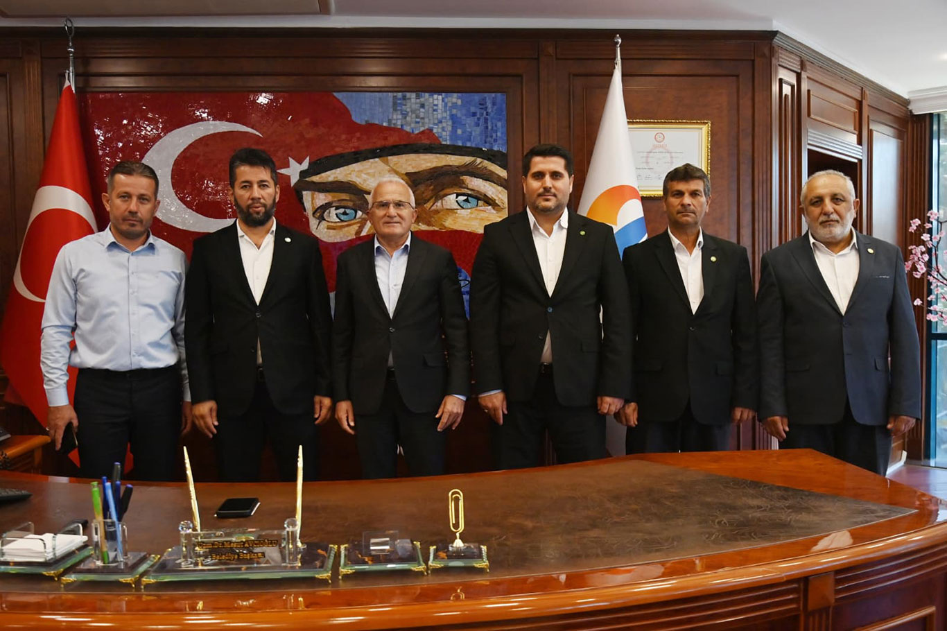 HÜDA PAR Antalya İl Başkanı Durmaz, Kumluca'nın sorunları için görüşmeler gerçekleştirdi HÜDA PAR Antalya İl Başkanı Durmaz, Kumluca'nın sorunları için görüşmeler gerçekleştirdi