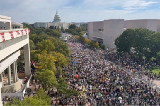 Millions rally across United States in “No Kings” protests against Trump’s authoritarianism