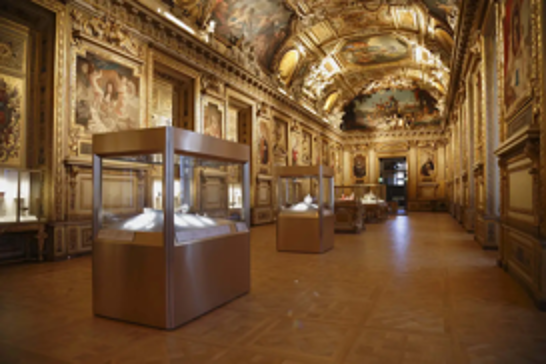 Paris in shock after thieves steal priceless jewels from Louvre