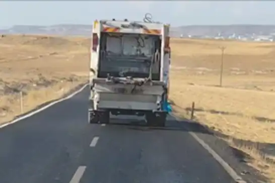 Batman'da çöp kamyonlarının atık suları tehlike oluşturuyor