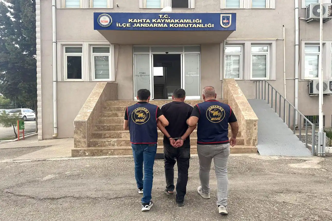Adıyaman'da kasten öldürme suçundan aranan şahıs yakalandı