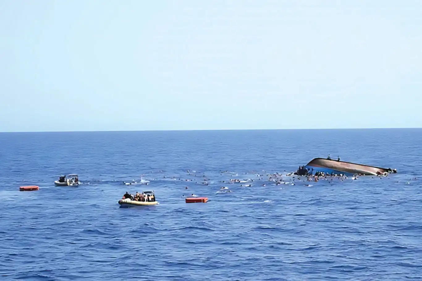 İtalya açıklarında yeni göçmen trajedisi: 91 kişi kurtarıldı, 2 kişi hayatını kaybetti İtalya açıklarında yeni göçmen trajedisi: 91 kişi kurtarıldı, 2 kişi hayatını kaybetti
