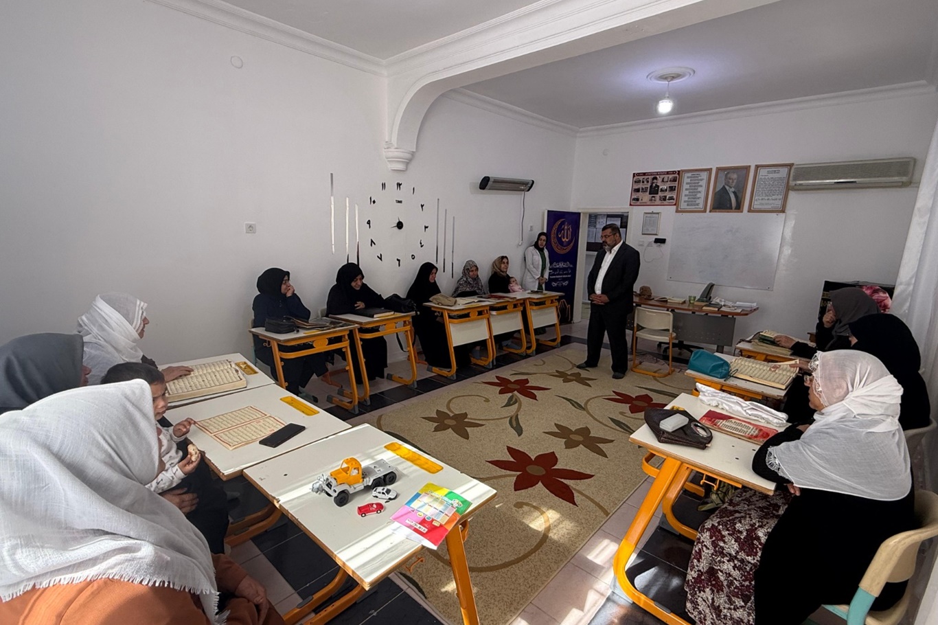 Batman'da kadınlara yönelik Kur'an eğitimi sürüyor Batman'da kadınlara yönelik Kur'an eğitimi sürüyor