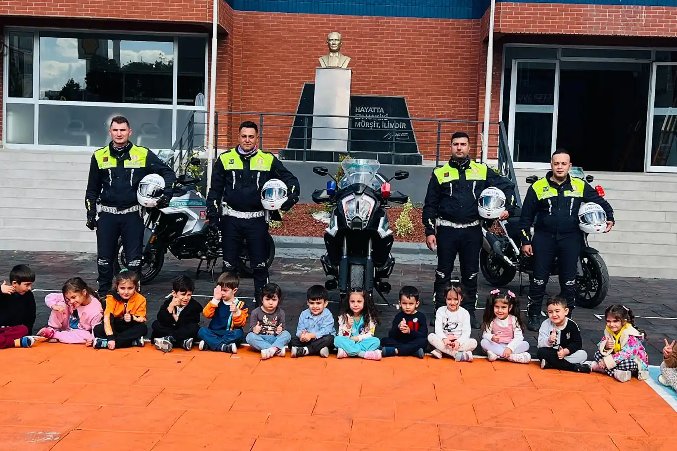 Gaziantep'te öğrencilere trafik eğitimi verildi Gaziantep'te öğrencilere trafik eğitimi verildi