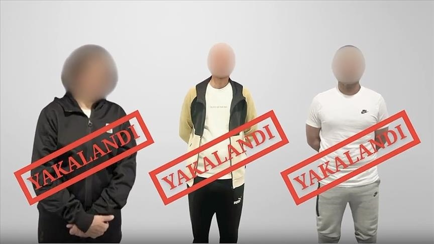 تركيا اعتقال 3 مطلوبين دولياً مدرجين بالنشرة الحمراء تركيا اعتقال 3 مطلوبين دولياً مدرجين بالنشرة الحمراء