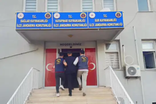Diyarbakır'da farklı suçlardan aranan 64 kişi yakalandı