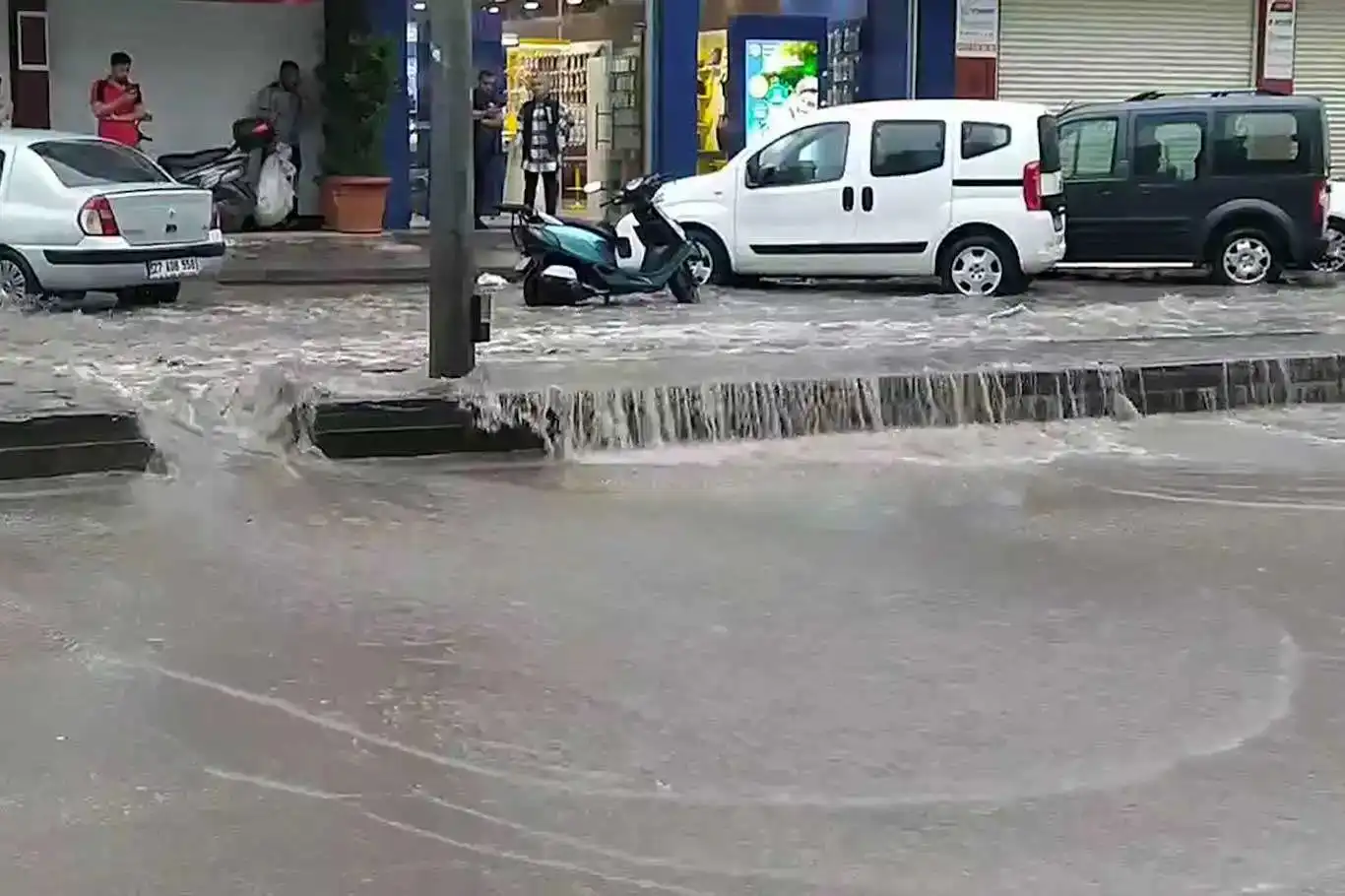 Van için şiddetli yağış uyarısı Van için şiddetli yağış uyarısı