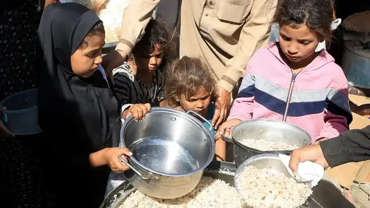 مسؤول أممي: غزة أكثر مكان مدمّر على وجه الأرض وسكانها يواجهون كارثة إنسانية غير مسبوقة مسؤول أممي: غزة أكثر مكان مدمّر على وجه الأرض وسكانها يواجهون كارثة إنسانية غير مسبوقة