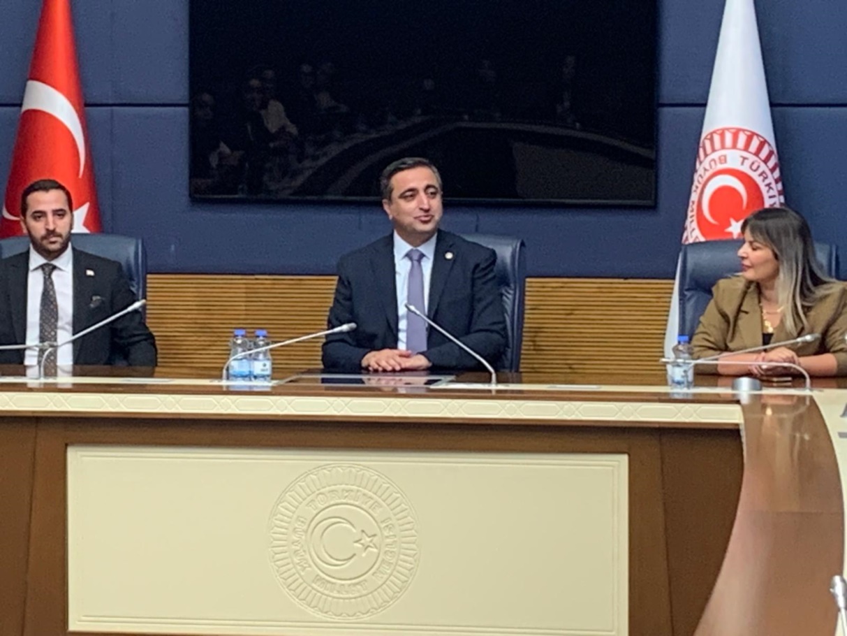 HÜDA PAR Milletvekili Ramanlı, Erciyes Üniversitesi öğrencilerini Meclis’te ağırladı HÜDA PAR Milletvekili Ramanlı, Erciyes Üniversitesi öğrencilerini Meclis’te ağırladı