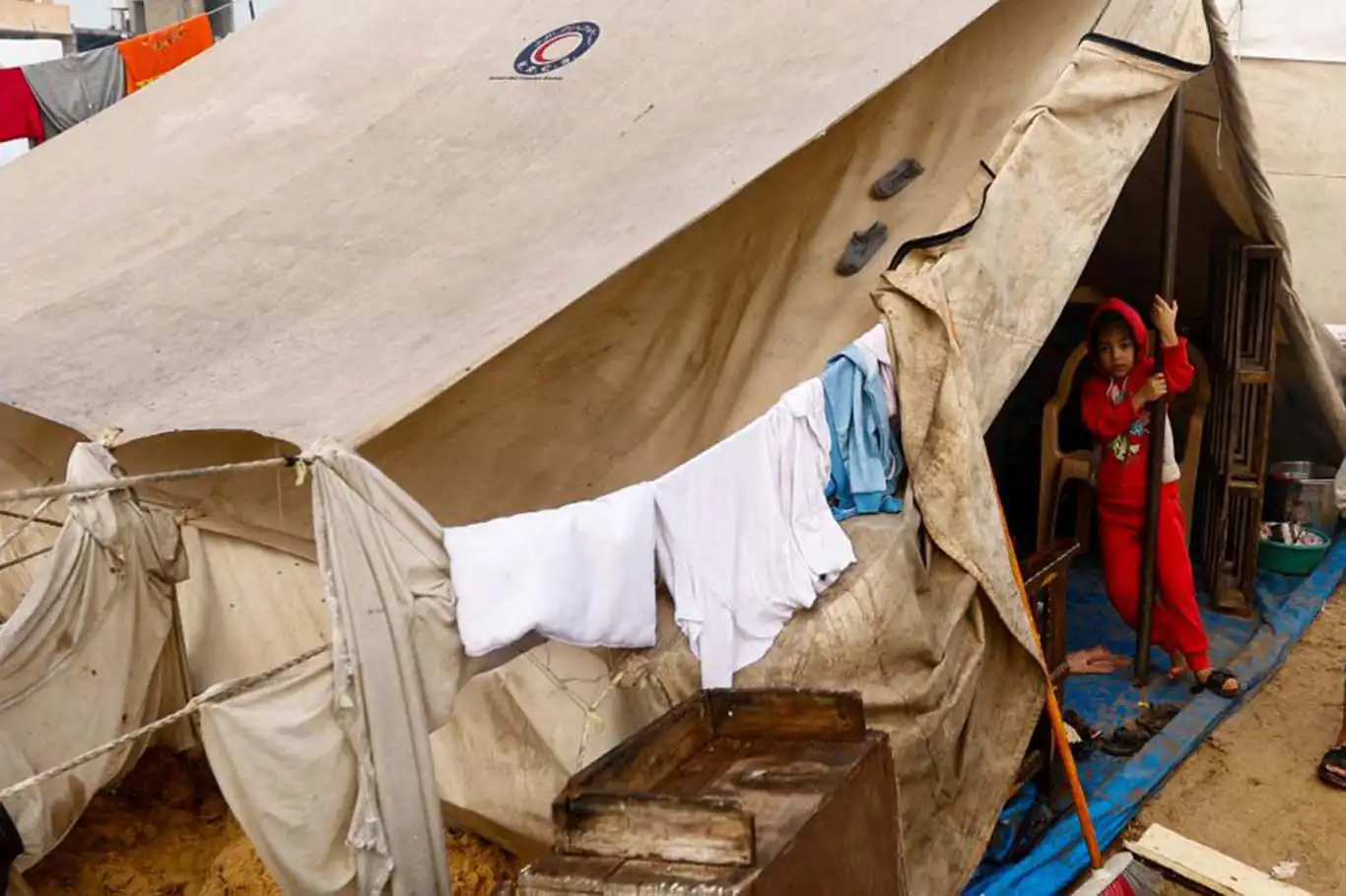 Gaza’s displaced families return to ruins amid growing humanitarian crisis Gaza’s displaced families return to ruins amid growing humanitarian crisis