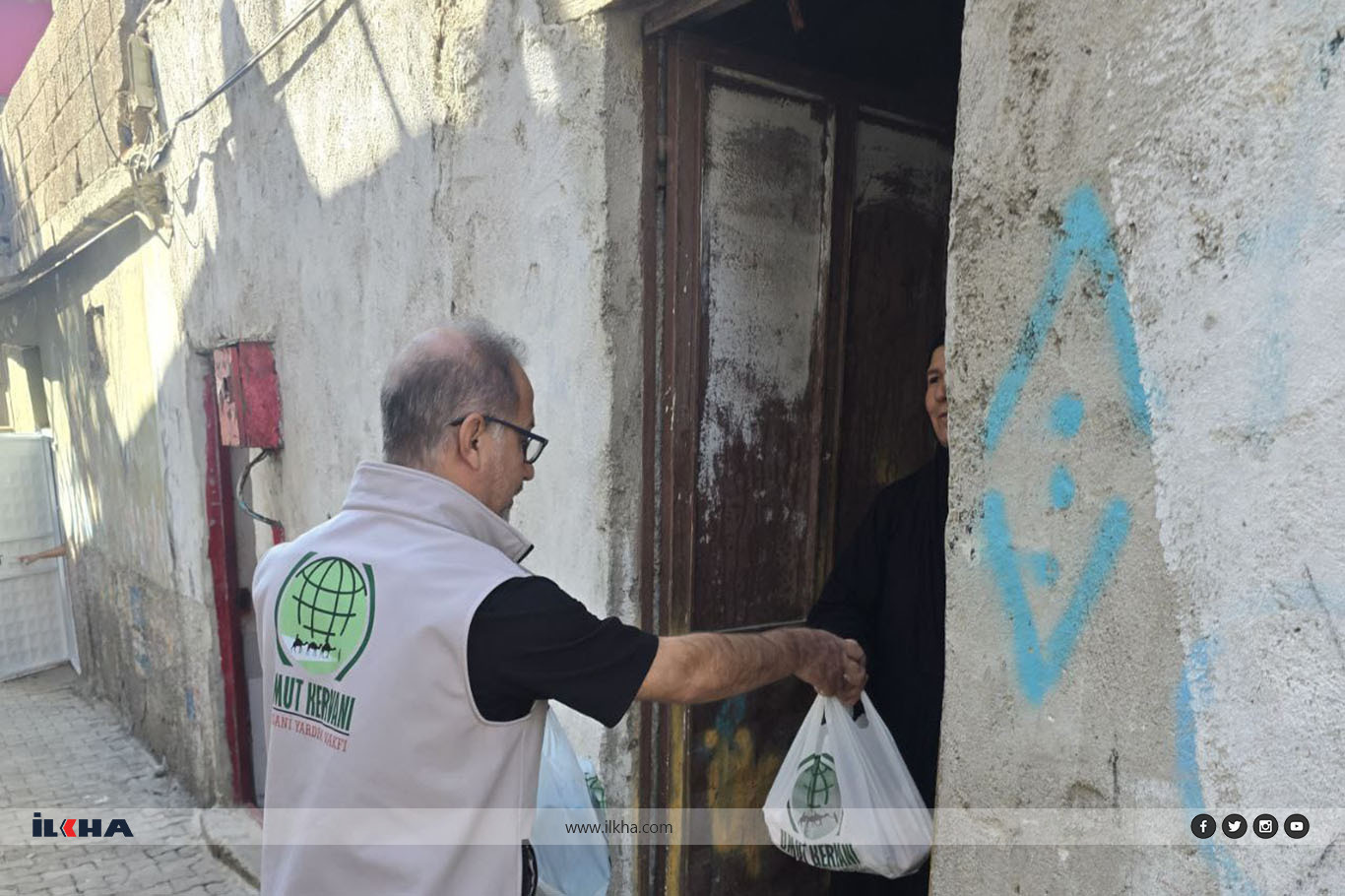 Karwana Hêvîyê, li Mereşê goştê sor belav kir Karwana Hêvîyê, li Mereşê goştê sor belav kir