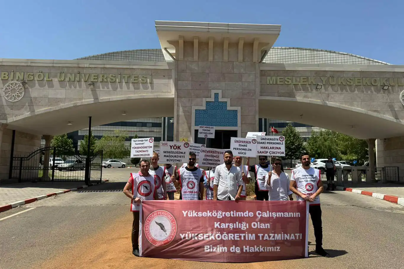 ÜNİPERSEN’den Bingöl Üniversitesi’nde lojman tahsis sistemine yönelik adalet ve eşitlik talebi ÜNİPERSEN’den Bingöl Üniversitesi’nde lojman tahsis sistemine yönelik adalet ve eşitlik talebi