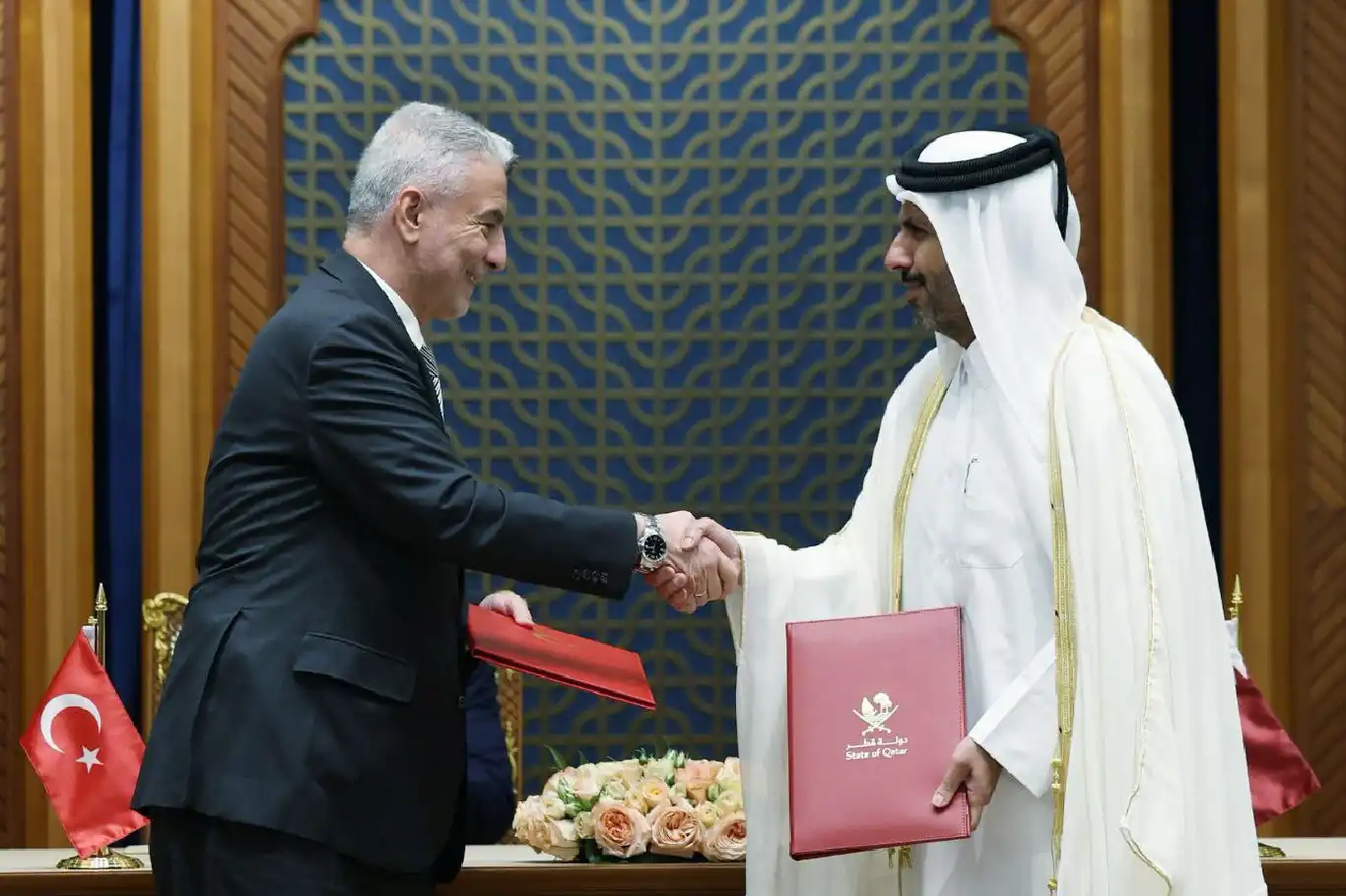 Bakan Bolat, Katarlı mevkidaşı Al Sani ile görüştü Bakan Bolat, Katarlı mevkidaşı Al Sani ile görüştü