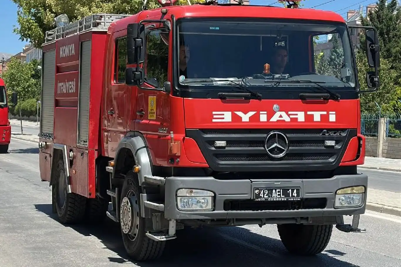 Konya’da 3 katlı binada yangın: 1 ölü Konya’da 3 katlı binada yangın: 1 ölü