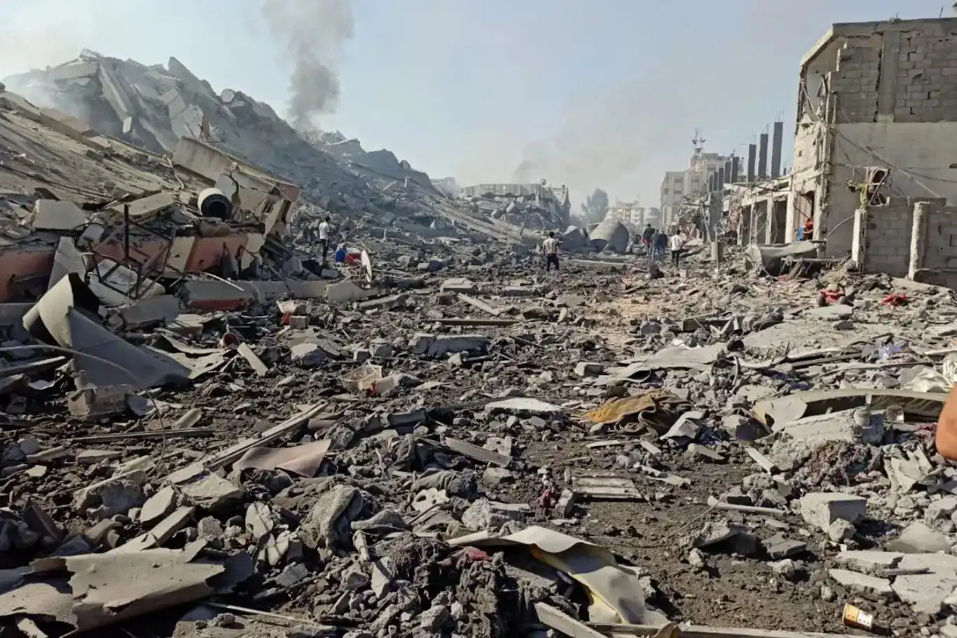 الأونروا: غزة تغمرها 61 مليون طن من الأنقاض الأونروا: غزة تغمرها 61 مليون طن من الأنقاض