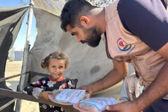 Yetimler Vakfı Gazze'de her gün sıcak yemek dağıtımında bulunuyor