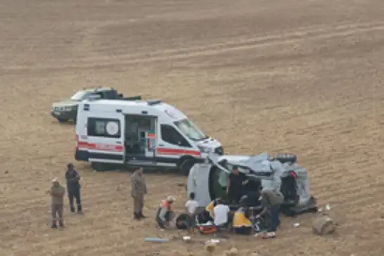 Diyarbakır'da kaza yapan otomobil hurdaya döndü: Bir ölü, 3 ağır yaralı