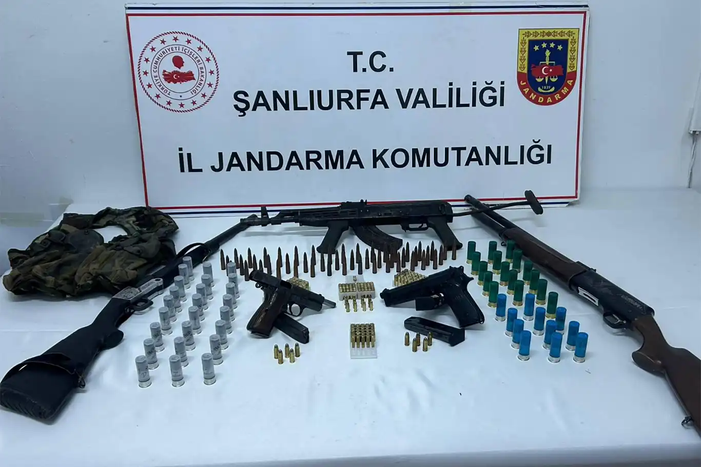 Şanlıurfa’da jandarmadan yasa dışı silahlanmaya yönelik operasyon Şanlıurfa’da jandarmadan yasa dışı silahlanmaya yönelik operasyon