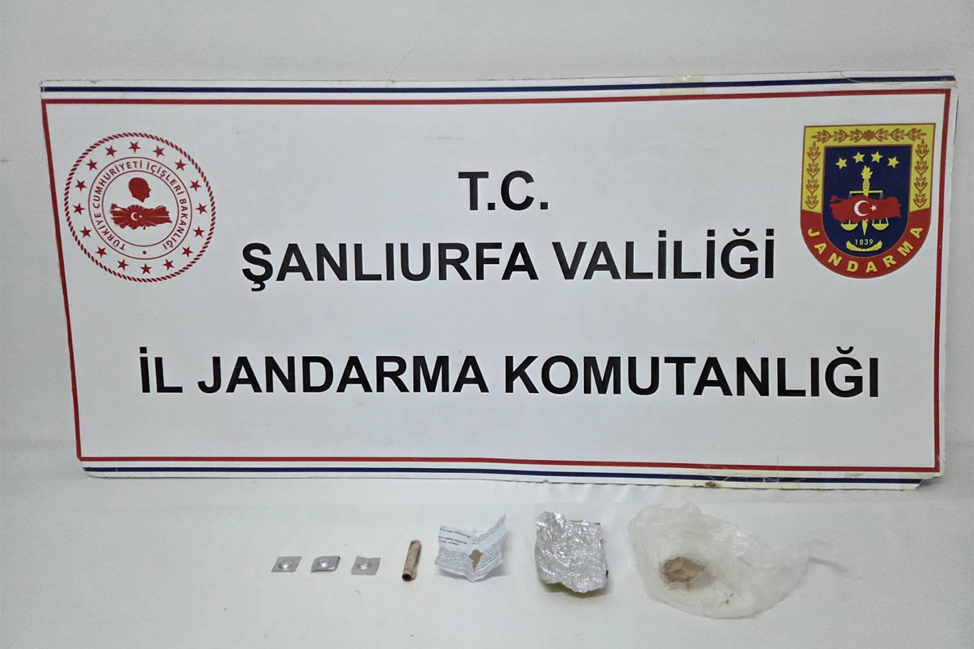 Şanlıurfa’da uyuşturucu operasyonu: Çok sayıda madde ele geçirildi Şanlıurfa’da uyuşturucu operasyonu: Çok sayıda madde ele geçirildi