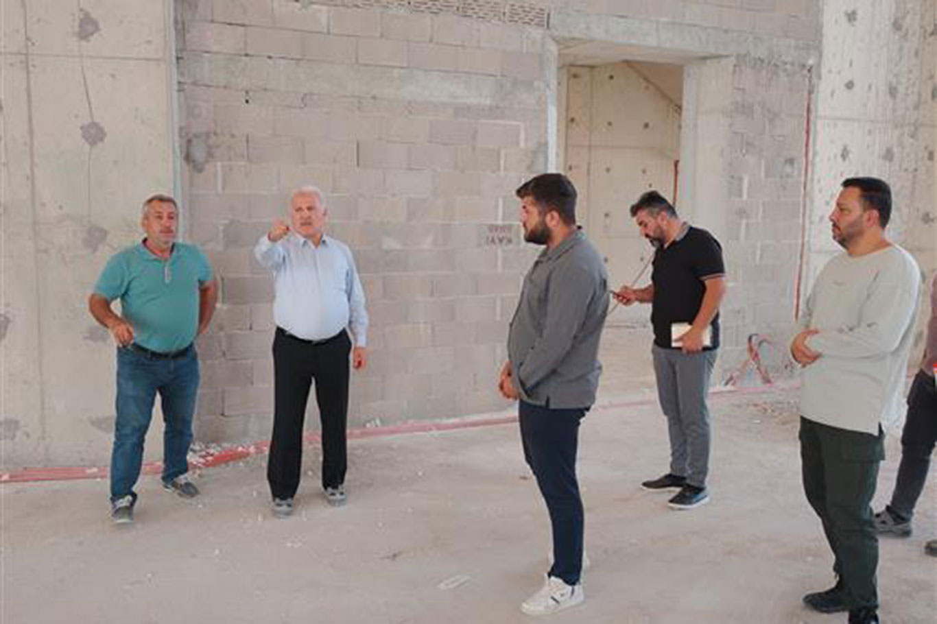 Mersin Müftüsü Yığman, müftülük yerleşkesindeki cami inşaatındaki çalışmaları inceledi Mersin Müftüsü Yığman, müftülük yerleşkesindeki cami inşaatındaki çalışmaları inceledi