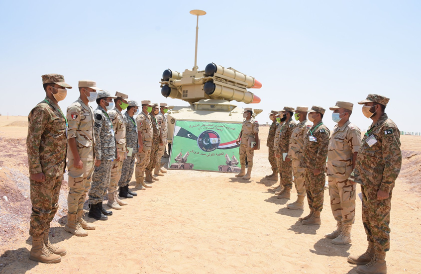 مصر وباكستان تبحثان سبل تعزيز التعاون العسكري المشترك  مصر وباكستان تبحثان سبل تعزيز التعاون العسكري المشترك