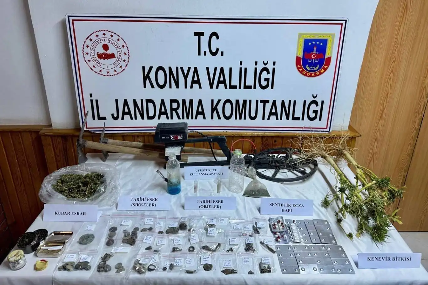 Konya Ereğli’de uyuşturucu ve tarihi eser operasyonu Konya Ereğli’de uyuşturucu ve tarihi eser operasyonu
