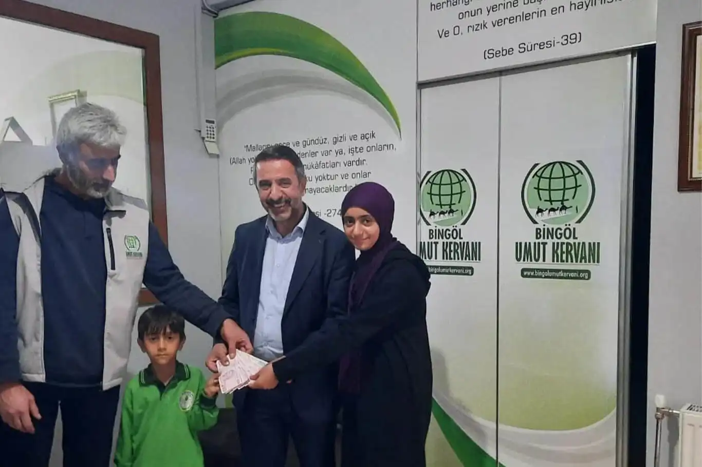 Bingöllü öğrenciden Gazze’ye anlamlı destek Bingöllü öğrenciden Gazze’ye anlamlı destek