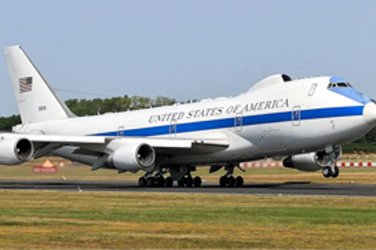 U.S. “Doomsday Plane” makes surprise stop in Manila for refueling