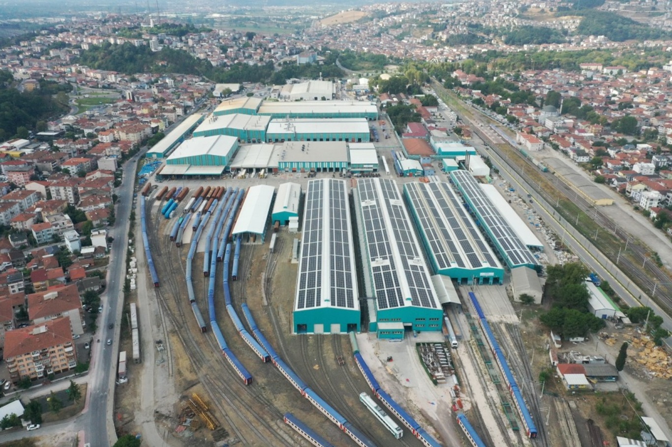Türkiye’nin ilk hızlı tren fabrikasının inşasına başlandı: Ekonomiye 3,5 milyar lira katkı sağlayacak Türkiye’nin ilk hızlı tren fabrikasının inşasına başlandı: Ekonomiye 3,5 milyar lira katkı sağlayacak