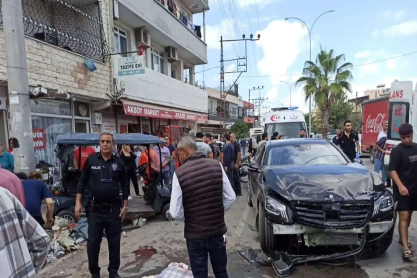 Adana'da iki araç çarpıştı: İkisi ağır 3 yaralı Adana'da iki araç çarpıştı: İkisi ağır 3 yaralı