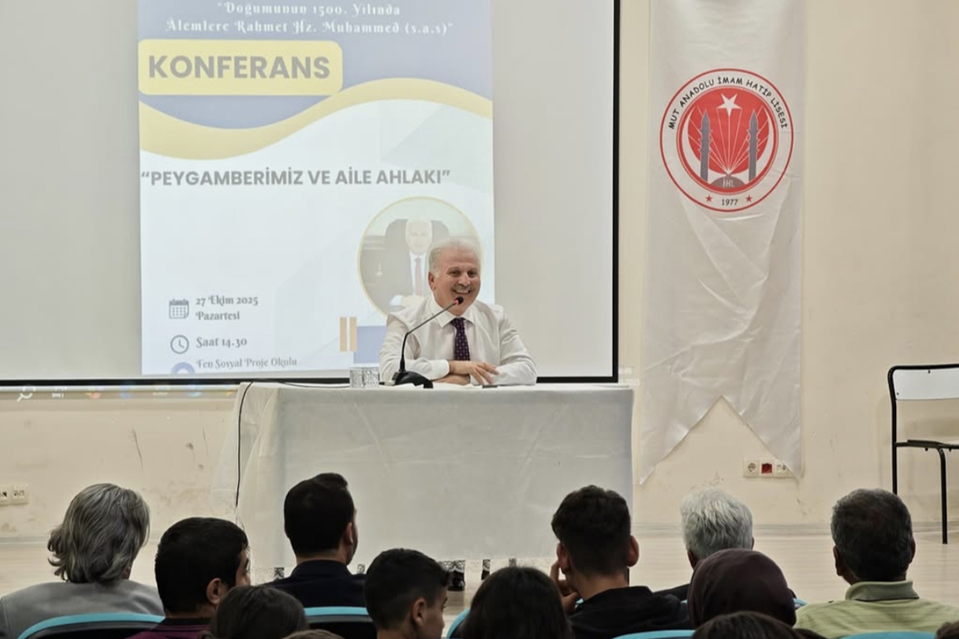 İl Müftüsü Aydın Yığman, “Peygamberimiz ve Aile Ahlakı” Konferansında Gençlerle Buluştu İl Müftüsü Aydın Yığman, “Peygamberimiz ve Aile Ahlakı” Konferansında Gençlerle Buluştu