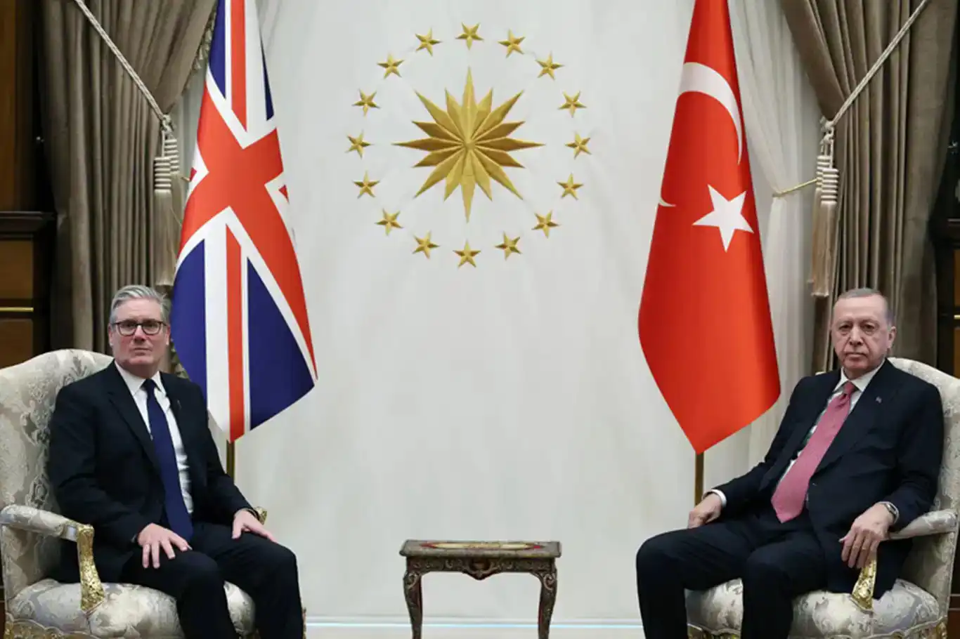 الرئيس أردوغان يستقبل ستارمر في المجمع الرئاسي في أنقرة الرئيس أردوغان يستقبل ستارمر في المجمع الرئاسي في أنقرة