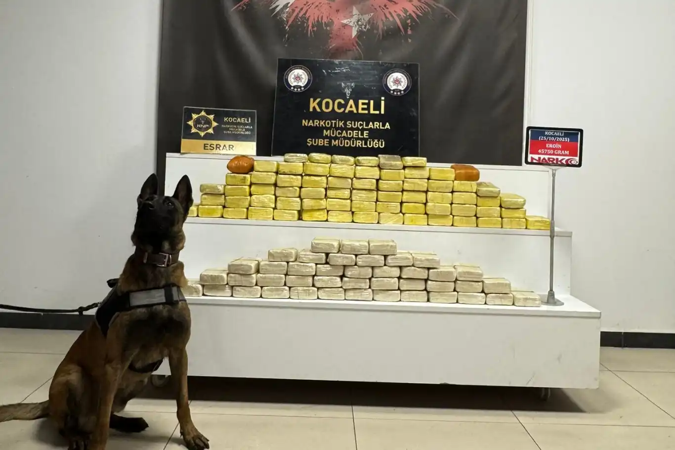 Kocaeli’de 46 kilogram eroin ve 1 kilo esrar ele geçirildi Kocaeli’de 46 kilogram eroin ve 1 kilo esrar ele geçirildi