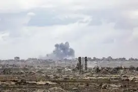 الاحتلال الصهيوني ينسف العديد من المنازل شرقي قطاع غزة الاحتلال الصهيوني ينسف العديد من المنازل شرقي قطاع غزة