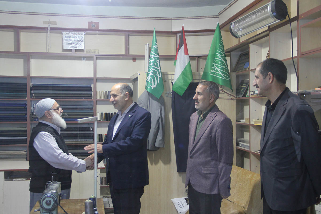 HÜDA PAR Bingöl İl Başkanı Alpaya’dan pasaj esnafına ziyaret  HÜDA PAR Bingöl İl Başkanı Alpaya’dan pasaj esnafına ziyaret